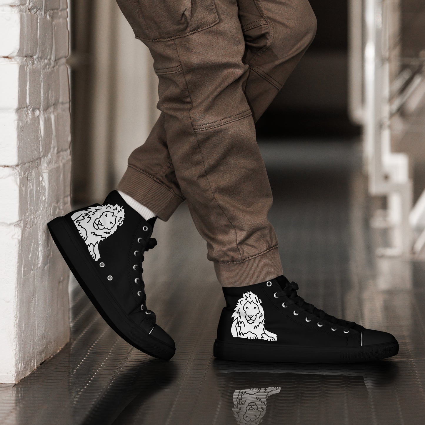 Men’s high top canvas shoes