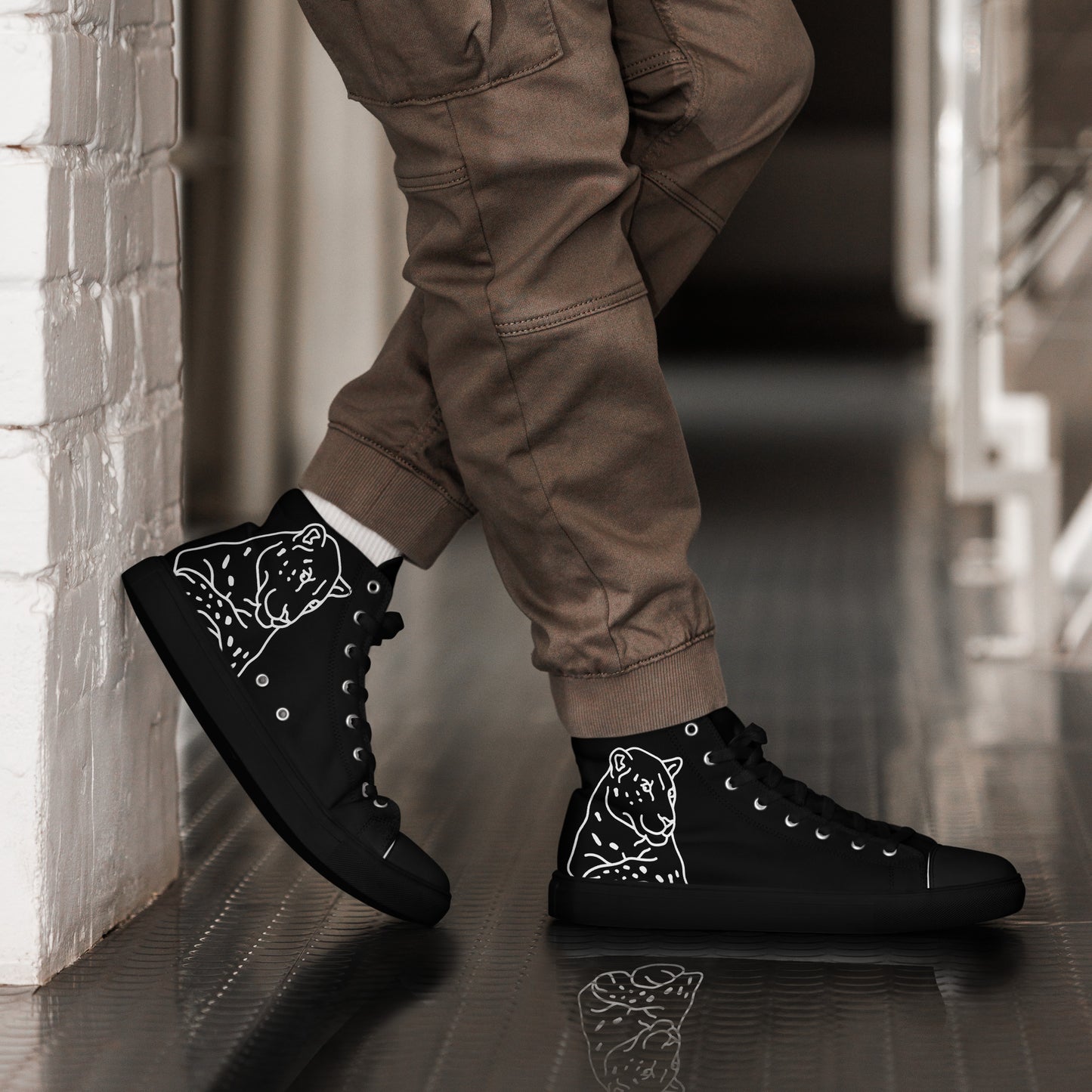 Men’s high top canvas shoes