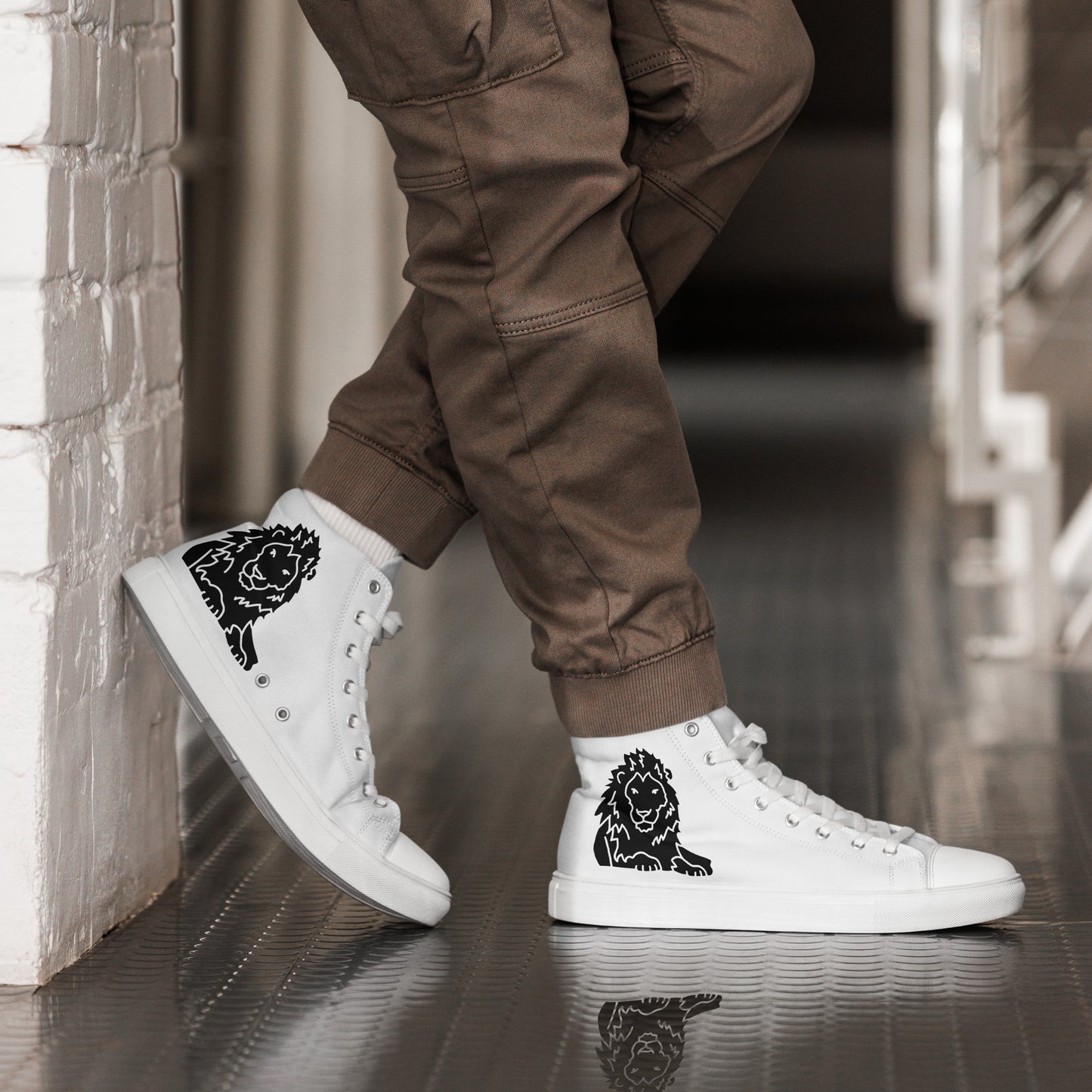 Men’s high top canvas shoes